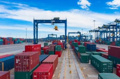 寧波貨運公司將繼續(xù)以更加開放、包容的姿態(tài)，迎接每一個挑戰(zhàn)與機遇